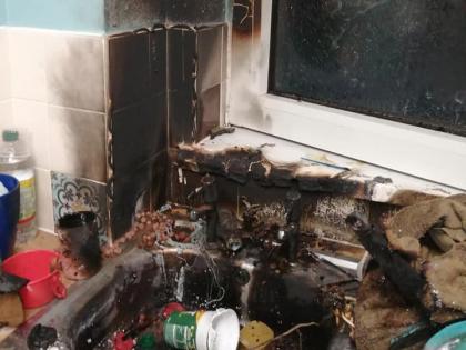 Mother and daughter got seaside grenade of second world war, bursting fire with hot needle, see photos | मां-बेटी को समुद्र किनारे मिला दूसरे विश्व युद्ध का ग्रेनेड, गर्म सुई डालने से आग का गुबार निकलकर फटा, देखें तस्वीरें Mother and daughter got seaside grenade of second world war, bursting fire with hot needle, see photos | मां-बेटी को समुद्र किनारे मिला दूसरे विश्व युद्ध का ग्रेनेड, गर्म सुई डालने से आग का गुबार निकलकर फटा, देखें तस्वीरें