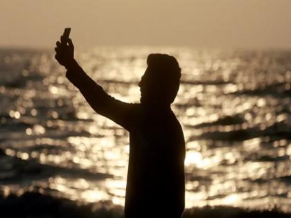 Selfie became the cause of death, two friends died due to drowning, know the whole incident | सेल्फी बनी मौत का कारण, डूबने से हुई दो दोस्तों की दर्दनाक मौत, जानिए पूरी घटना Selfie became the cause of death, two friends died due to drowning, know the whole incident | सेल्फी बनी मौत का कारण, डूबने से हुई दो दोस्तों की दर्दनाक मौत, जानिए पूरी घटना