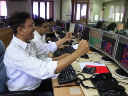 Sensex up 312 points in early trade on monsoon | मॉनसून से शेयर बाजार में बहार, सेंसेक्स में 312 अंक का उछाल आया