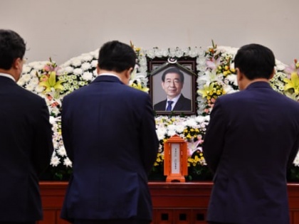 South Korea Seoul mayor Park Won-soon found dead two days after former secretary files criminal complaint | सियोल के लापता मेयर का शव बरामद, छोड़ी वसीयत, लोगों से मांगी माफी, यौन उत्पीड़न का लगा था आरोप