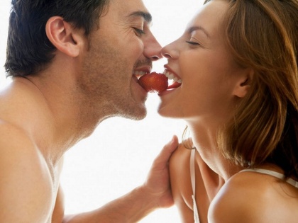 5 best foreplay moves to have a perfect sex session | ये 5 फॉरप्ले मूव्स तेजी से उत्तेजना बढ़ाकर देते हैं परफेक्ट सेक्स सेशन