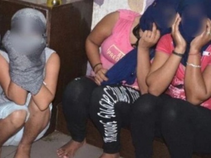 Sitamarhi Sex racket busted guise orchestra three girls including minor and landlord arrested  | सीतामढ़ीः ऑर्केस्ट्रा की आड़ में सेक्स रैकेट चलाने का भंडाफोड़, नाबालिग समेत तीन लड़कियां और मकान मालिक अरेस्ट