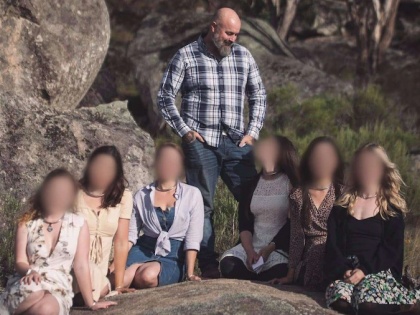 women sex slaves in australia nsw cult leader charged | शख्स सेक्स स्लेव बनाकर महिलाओं को रखता था अपने साथ, गले में पहनाता था स्टील का पट्टा, फिर...