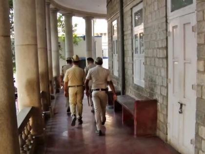 Mandya Karnataka Sexual harassment 8 year old girl 2 boys toilet threatened stripped them girl narrates grief mother case registered against 2 students classmate sexual | Mandya Karnataka: 2 लड़के स्कूल शौचालय में ले गए और धमकाकर किया निर्वस्त्र?, 8 वर्षीय बच्ची ने मां से सुनाया दुखड़ा, यौन उत्पीड़न मामले में सहपाठी समेत 2 छात्रों के खिलाफ मामला दर्ज Mandya Karnataka Sexual harassment 8 year old girl 2 boys toilet threatened stripped them girl narrates grief mother case registered against 2 students classmate sexual | Mandya Karnataka: 2 लड़के स्कूल शौचालय में ले गए और धमकाकर किया निर्वस्त्र?, 8 वर्षीय बच्ची ने मां से सुनाया दुखड़ा, यौन उत्पीड़न मामले में सहपाठी समेत 2 छात्रों के खिलाफ मामला दर्ज