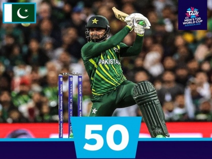 T20 World Cup 2022: Shadab Khan made Fifty in 22 balls, became the second fastest Pakistani batsman to score a half-century | शादाब खान ने 20 गेंदों में बनाई फिफ्टी, पाकिस्तान के लिए सबसे तेज अर्धशतक बनाने वाले बने दूसरे बल्लेबाज