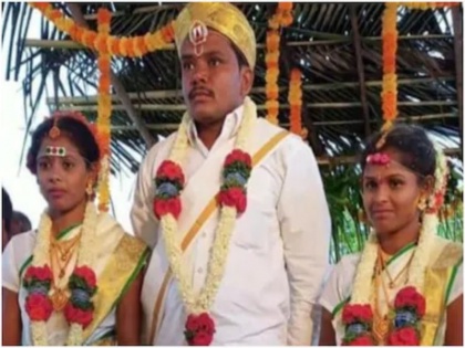 A karnatak man ties knot with two sisters police arrest him | एक ही मंडप पर दूल्हे ने दो सगी बहनों से की शादी, सोशल मीडिया पर तस्वीरें वायरल होने के बाद दूल्हा गिरफ्तार