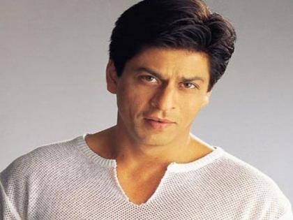 shah rukh khan completes 30 years in bollywood thanks fans congratulated him in a special way video viral | शाहरुख खान ने बॉलीवुड में पूरे किए 30 साल तो फैन ने दी खास तरीके से बधाई, वायरल हुआ वीडियो