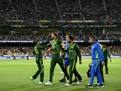 ICC T20 World Cup 2022 bowler Shaheen Afridi's injury 11 balls left Babar Azam highlights key reason behind Pakistan's loss | ICC T20 World Cup 2022: शाहीन का वो 11 गेंद, नहीं तो फाइनल का परिणाम कुछ और होता, बाबर ने कहा-चोट की कीमत हमें चुकानी पड़ी