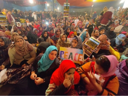 shaheen bagh women protesters says central govt should at least talk to us now | सुप्रीम कोर्ट के फैसले के बाद शाहीन बाग की महिला प्रदर्शनकारियों ने कहा- मोदी सरकार को कम से कम अब हमसे बात करनी चाहिए