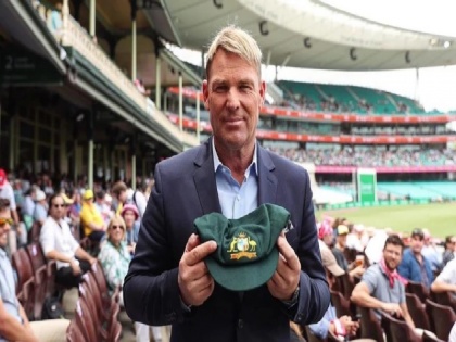 Shane Warne baggy green cap sold for over one million dollars to raise funds for bushfire victims | 5 करोड़ रुपये में बिकी शेन वॉर्न की बैगी ग्रीन कैप, जानें महान स्पिनर ने क्यों नीलाम की अपनी टोपी