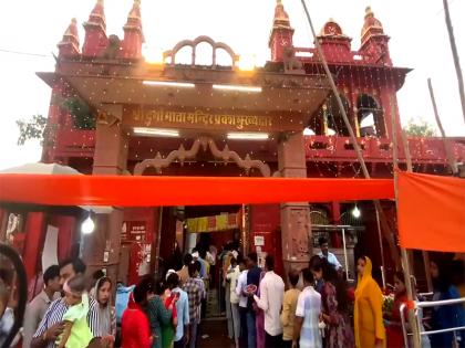 On the first day of Shardiya Navratri 2025, huge crowd of devotees gathered in temples, the court of the Mother Goddess was decorated | शारदीय नवरात्रि 2025 के पहले दिन मंदिरों में भक्तों की भारी भीड़, सजा मां का दरबार...