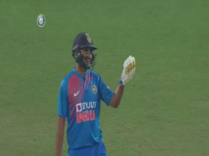 India vs Sri Lanka: Shardul Thakur shines in batting and Bowling, reveals how he became confident of his batting abilities | IND vs SL: शार्दुल ठाकुर ने 8 गेंदों में 22 रन ठोकते हुए चौंकाया, तेज गेंदबाज ने खोला शानदार बैटिंग का राज