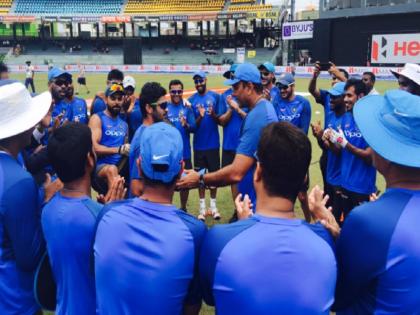 shardul thakur india fast bowler reveals boarded mumbai local to reach home | दक्षिण अफ्रीका की फ्लाइट से उतरकर इस क्रिकेटर ने घर जाने के लिए पकड़ी मुंबई लोकल