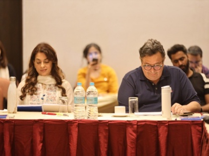 Rishi Kapoor last film Sharmaji Namkeen will release in theatres confirms producer Honey Trehan | फैंस के लिए अच्छी खबर, 'शर्माजी नमकीन' होगी ऋषि कपूर की आखिरी फिल्म, ऐसे पूरी होगी शूटिंग