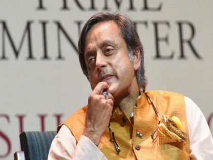 Shashi Tharoor Shares a Heartfelt Tribute to His Schoolmate and Actor Rishi Kapoor | ऋषि कपूर और इरफान की मौत पर शशि थरूर ने लिखा ,'अब गॉड ने ले ली है इनकी डेट्स...' वायरल हुआ नेता का ट्वीट