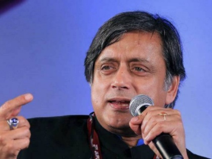 Shashi Tharoor on GDP sand parody says economy gets worse by the day | शशि थरूर ने पैरोडी गाकर मोदी सरकार पर साधा निशाना, 'भाजपा कुछ अजीब सी सरकार भी, अजीब है देश का हाल भी...'