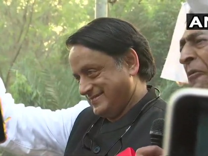 Shashi Tharoor joins Jamia protests, says- CAA undemocratic, blot on Indian democracy | जामिया विरोध प्रदर्शन में शामिल हुए शशि थरूर, कहा-CAA अलोकतांत्रिक, भारतीय लोकतंत्र पर धब्बा