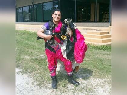 Indian skydiver Shital Mahajan Rane Interview | 13 हजार फीट की ऊंचाई से साड़ी पहन छलांग लगाने वाली शीतल जाना चाहती हैं अंतरिक्ष