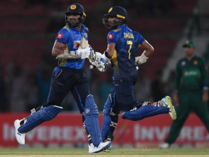 Pak vs SL, 2nd ODI: Shehan Jayasuriya and Dasun Shanaka made a history in 177 run partnership against Pakistan | Pak vs SL, 2nd ODI: हार के बावजूद श्रीलंकाई बल्लेबाजों ने पाकिस्तान की सरजमीं पर रचा इतिहास, बनाया ये खास रिकॉर्ड