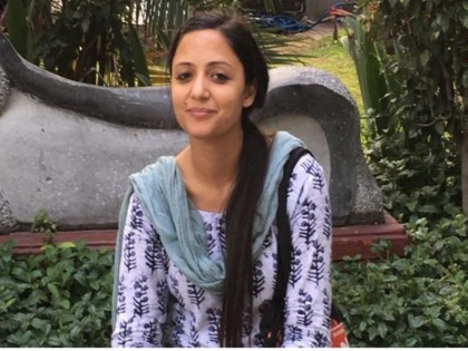 Shehla Rashid father alleges death threat from daughter | पिता के देशद्रोही वाले आरोपों पर भड़कीं JNU की पूर्व छात्र नेता Shehla Rashid,पलटवार में बोलीं वो अत्याचारी