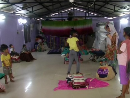 Delhi: Women staying at a night shelter near Kalka Ji Temple allege food crunch there | Coronavirus Lockdown: दिल्ली की महिलाओं का आरोप, रैन बसेरे में हो रही भोजन की कमी