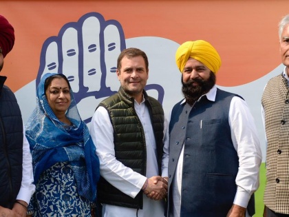 Ex-Akali Dal Member of Parliament Sher Singh Ghubaya joins Congress | सांसद शेर सिंह घुबाया ने थामा कांग्रेस का हाथ, अकाली दल से दिया था इस्तीफा