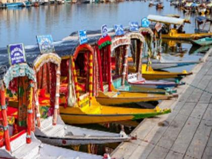 Jammu and Kashmir: with increasing number of tourists, for first time in 33 years orders for new boats to make | जम्मू-कश्मीर: पर्यटकों की बढ़ती संख्या के साथ शिकारों की कमी, आतंकवाद के 33 सालों में पहली बार नए शिकारे बनाने के दिए जा रहे ऑर्डर