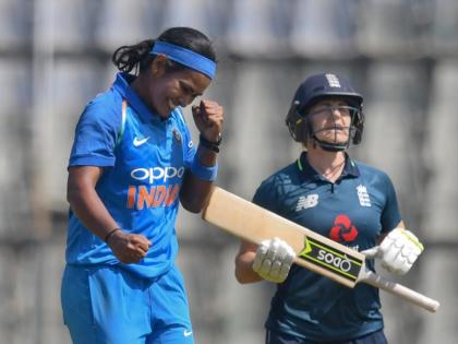 India Women vs England Women, 2nd ODI: Shikha Pandey credits coach Raman for her resurgence | इंग्लैंड के खिलाफ शिखा पांडे ने सिर्फ 18 रन देकर चटकाए 4 विकेट, इन्हें दिया सफलता का श्रेय