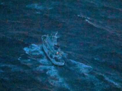 Cargo ship sinks in sea between South Korea and Japan 5 rescued search continues for 17 people | दक्षिण कोरिया और जापान के बीच समुद्र में मालवाहक जहाज डूबा, 5 को बचाया गया 17 लोगों की तलाश जारी