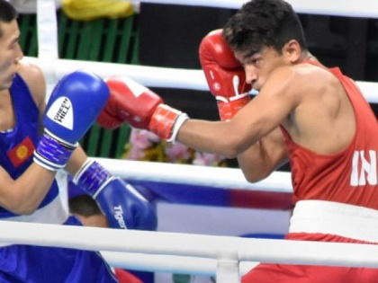 Asian Boxing Championships: Shiva Thapa assured of 4th straight medal; Sarita, Nikhat enter semis | एशियाई मुक्केबाजी: शिव थापा ने लगातार चौथा पदक पक्का किया, सरिता और निखत भी सेमीफाइनल में