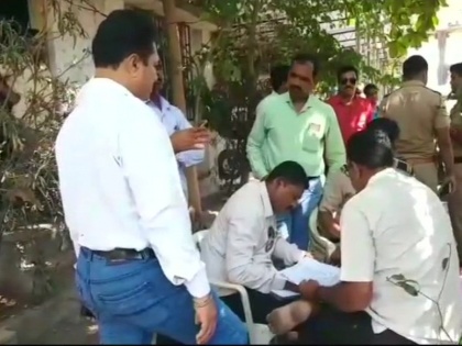 Shiv Sena worker Shailesh Nimse killed and his body set ablaze in Thane | महाराष्ट्रः एक और शिवसेना कार्यकर्ता की हत्या, अधजला मिला शव