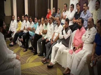 Maharashtra 15 rebel Shiv Sena MLA gest Y+ category of CRPF security by Central government says sources | शिवसेना के 15 बागी विधायकों को मिली Y+ सुरक्षा, गुवाहाटी के होटल में एकनाथ शिंदे की बड़ी बैठक