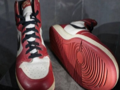 35-year old Michael Jordan shoes auctioned for Rs 4.60 break all records | 35 साल पूराने जूते की 4.60 करोड़ रुपये में हुई निलामी, टूटे सारे रिकॉर्ड, जानें क्या है इसमें ऐसा खास