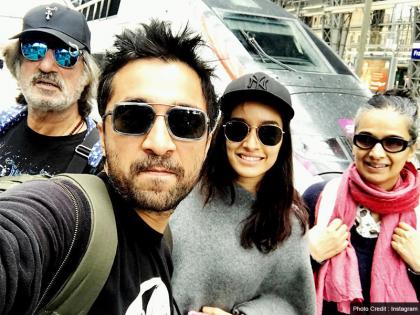 श्रद्धा कपूर इन दिनों फैमिली के साथ मना रही हैं छुट्टियां, देखें तस्वीरें