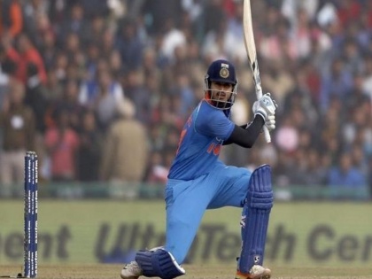 IND VS NZ Shreyas Iyer Sunil Gavaskar Indian Test 'cap' 16th Indian cricketer century debut skipper Virat Kohli returns next match | IND VS NZ: पदार्पण टेस्ट मैच में शतक, सुनील गावस्कर ने दी अहम सलाह, कहा-कप्तान विराट कोहली के आने से मध्यक्रम में कुछ बदलाव होंगे...