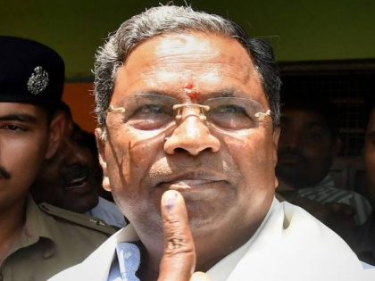 Karnataka: The person who threw eggs at Siddaramaiah's car said, 'I am a Congressman', the party denied | कर्नाटक: सिद्धारमैया की कार पर अंडे फेंकने वाले ने कहा, 'मैं कांग्रेसी हूं', पार्टी ने नकारा