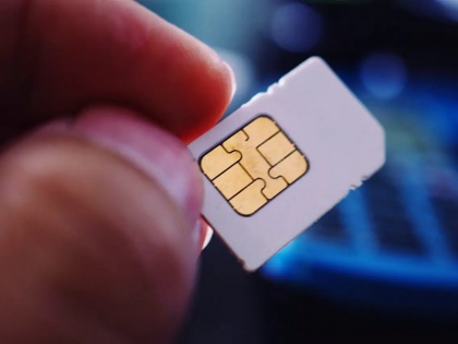 indian telecom ministry strict about more than 6 sim card holder warn about action or connection end | एक ही आईडी पर 6 से ज्यादा सिम मिले तो होगी कार्रवाई, कनेक्शन भी बंद कर दिया जाएगा