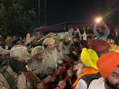 Punjab MP Simranjit Singh Mann denied entry into J&K, his supporters raise 'Khalistan Zindabad' slogans | सांसद सिमरनजीत सिंह मान को जम्मू-कश्मीर जाने से रोका गया, समर्थकों ने लगाए 'खालिस्तान जिंदाबाद' के नारे