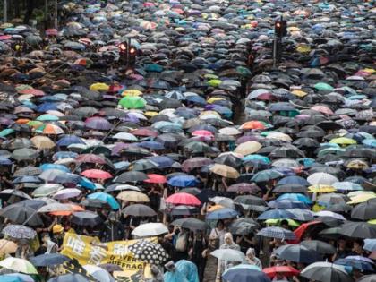 Hong Kong: Demands of protesters not accepted, Carrie Lam said - talks ready | हांगकांग में हंगामा जारीः प्रदर्शनकारियों की मांगे स्वीकार नहीं, कैरी लाम ने कहा- बातचीत को तैयार Hong Kong: Demands of protesters not accepted, Carrie Lam said - talks ready | हांगकांग में हंगामा जारीः प्रदर्शनकारियों की मांगे स्वीकार नहीं, कैरी लाम ने कहा- बातचीत को तैयार