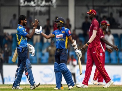 Sri Lanka beat West Indies by one wicket in first ODI | वेस्टइंडीज के खिलाफ श्रीलंका को मिली रोमांचक जीत, हसरंगा ने खेली मैच जिताऊ पारी