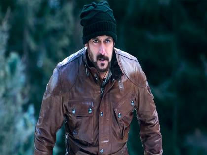 bollywood actor salman khan shoots short film in farmhouse in lockdown | फैंस को बड़ा सरप्राइज देने की तैयारी में सलमान खान, फार्महाउस में कर रहे हैं शॉर्ट फिल्म की शूटिंग