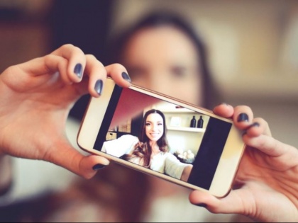 Best selfie smartphones in indian market and on e-commerce sites, features and specifications | सेल्फी के शौकीनों के लिए ये हैं भारत में मौजूद बेस्ट Selfie स्मार्टफोन्स