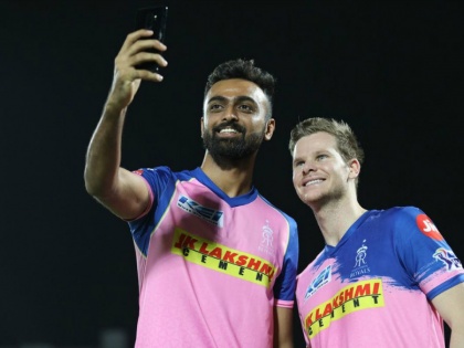 IPL 2019: You have Cost Me a Phone, Steve Smith tells Jaydev Unadkat After Rajasthan win over SRH | IPL 2019: राजस्थान की जीत के बाद कप्तान स्टीव स्मिथ ने उनादकट से कहा, 'आपकी वजह से फोन गंवा दिया'