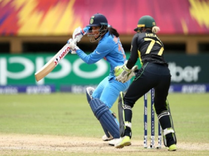 icc womens world t20 smriti mandhana fifty as india beat australia to get 4th consecutive win | आईसीसी विमेंस वर्ल्ड टी20: मंधाना ने ऑस्ट्रेलिया के खिलाफ मचाया धमाल, भारत की लगातार चौथी जीत