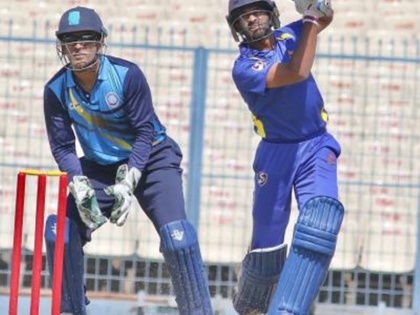 Karnataka vs Kerala Quarter Final 2 Ravikumar Samarth hit 192 run just 158 ball | क्लर्क के बेटे ने मैदान पर मचाया कोहराम, गेंदबाजों के छूटे पसीने, 25 गेंदों में जड़ दिए 106 रन