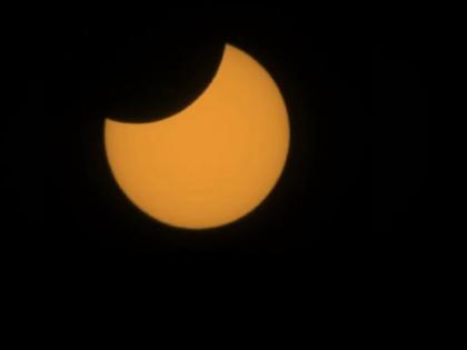 Solar Eclipse 2019 Live update, live streaming surya grahan, time in india, effects on zodiac sign, sutak time | Solar Eclipse: पूरे देश में दिखा सूर्य ग्रहण का अद्भुत नजारा, इतने घंटे तक चांद के आगोश में रहा सूरज