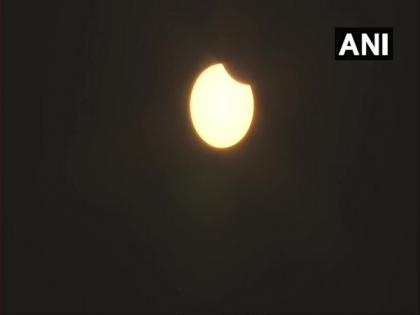 Solar Eclipse: Apart from India, solar eclipse occurred in many big countries, see here | Solar Eclipse: भारत सहित कई देशों में दिखा सूर्य ग्रहण में नजारा, यहां देखें तस्वीरें