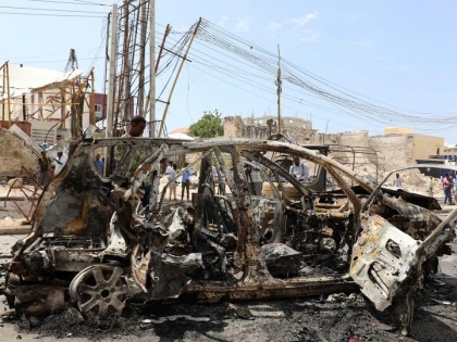 Somalia's largest cities suicide car bomber Mogadishu restaurant outskirts Baidoa killed four people  | सोमालिया के मोगादिशु और बैदोआ में विस्फोट, चार लोगों की मौत, कई अन्य घायल, अल-शबाब आतंकवादी पर शक