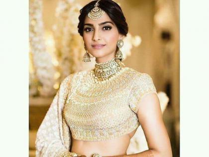 Sonam Kapoor and Anand Ahuja's Sangeet functions song video goes viral | संगीत में सोनम कपूर ने बनाया सेल्फी वीडियो, इंस्टा पर आते ही हुआ वायरल