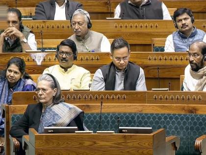 Droupadi Murmu-Sonia Gandhi Was getting very tired could hardly speak, poor thing Sonia Gandhi after President joint address to Parliament see video watch | Droupadi Murmu-Sonia Gandhi: अंत तक राष्ट्रपति बहुत थक गई थीं...मुश्किल से बोल पा रही थीं, बेचारी?, राष्ट्रपति के अभिभाषण पर क्या बोलीं सोन‍िया गांधी